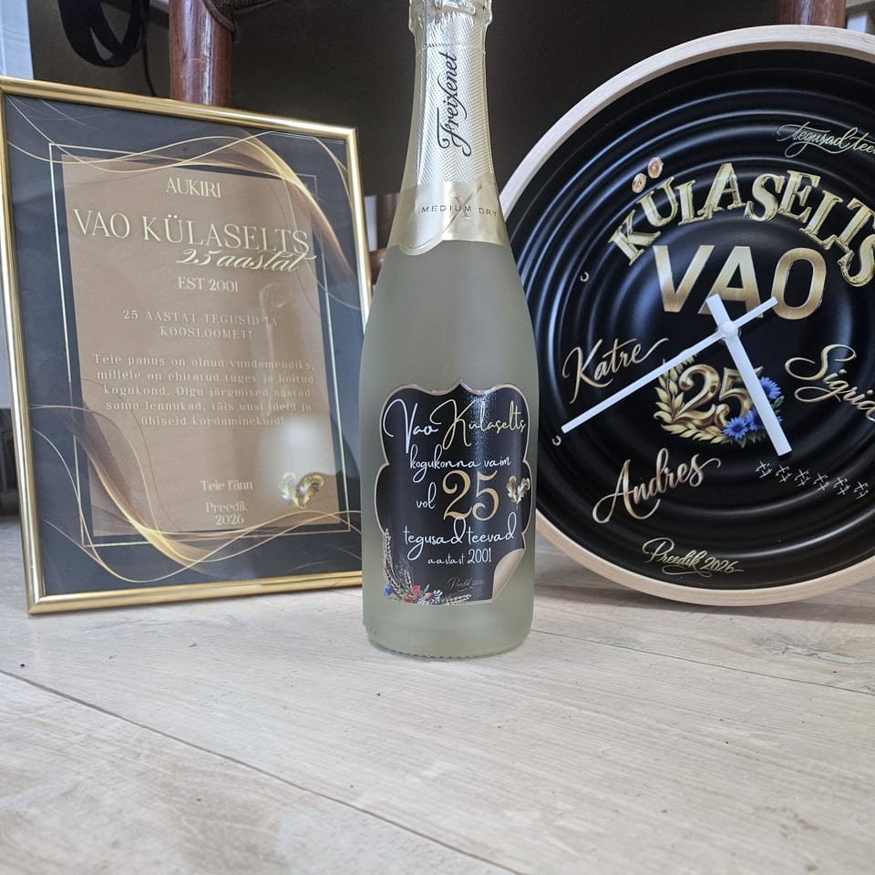 Anniversary set: certificate, bottle and clock