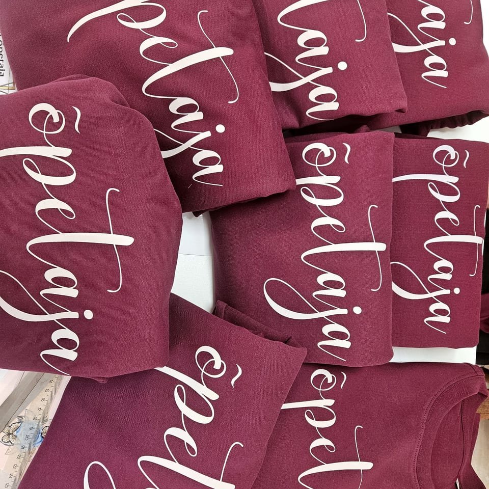 Teachers' sweatshirts with a calligraphy print