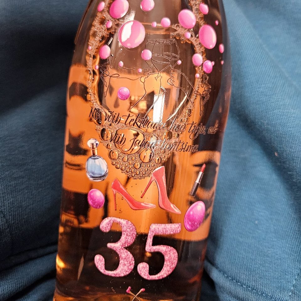 Birthday bottle with a UV print